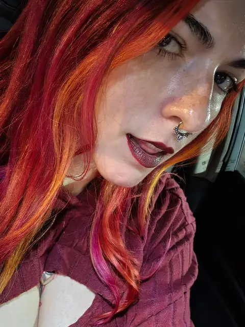 Mittenz13 OnlyFans foxy gamer girl