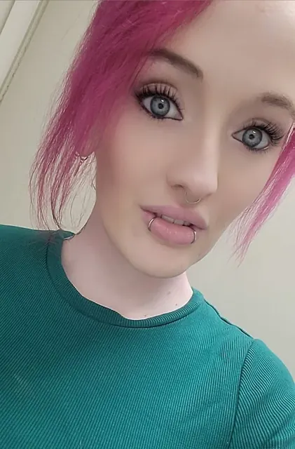 Mommyserena94 OnlyFans ahegao creator