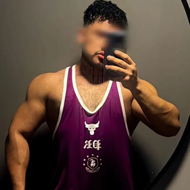 MR. HUGE LOAD OnlyFans profile with intense videos