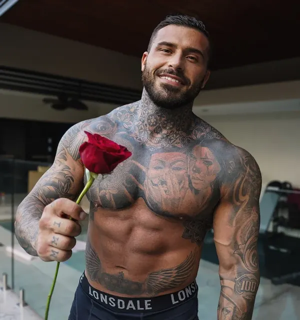 ICONIC Sex Adventures OnlyFans creator with exclusive content