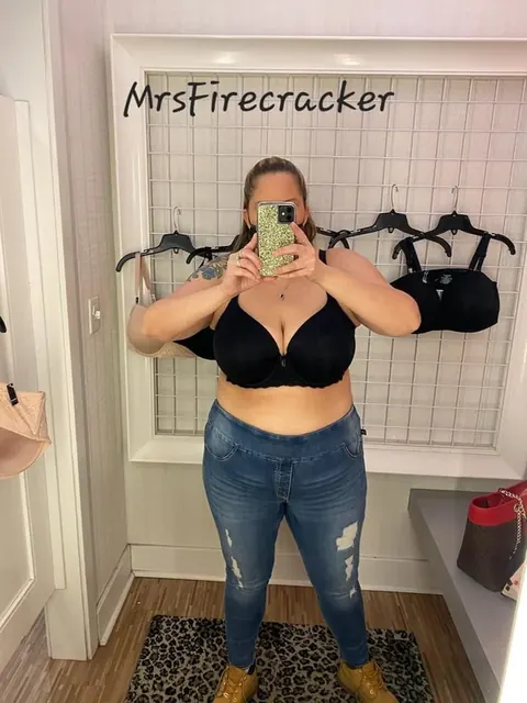 Mrs_Firecracker💥 OnlyFans Brunette Beauty