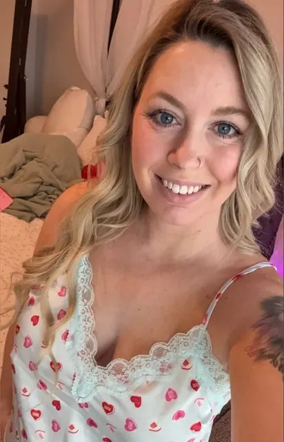 MC on OnlyFans sharing intimate couple moments.
