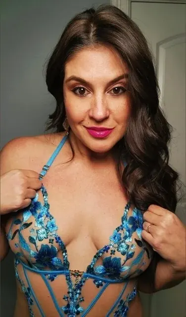 Charlotte Coy OnlyFans creator with exclusive content