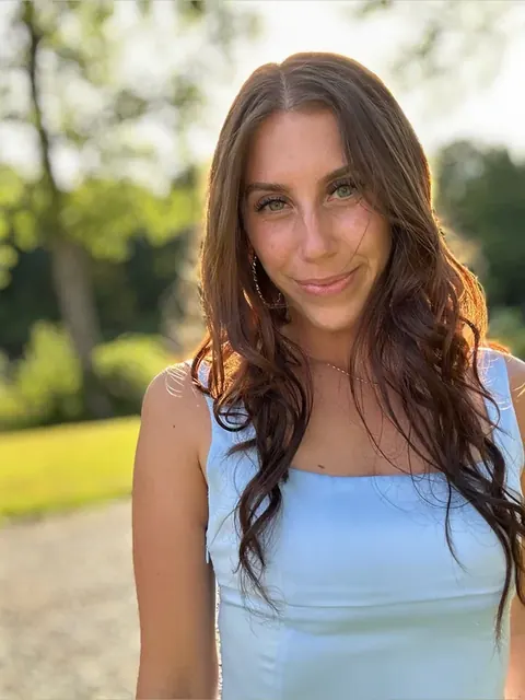 Tay OnlyFans Brunette Creator
