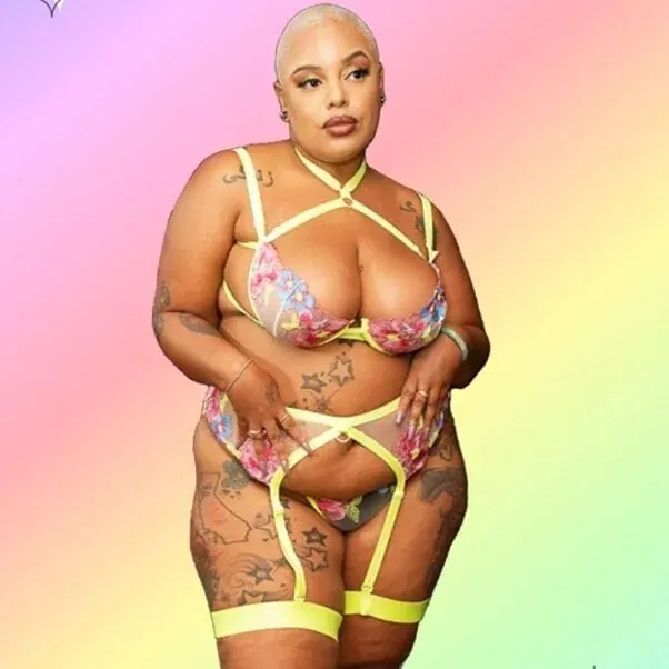 Mulanblossomxxx OnlyFans curvy creator