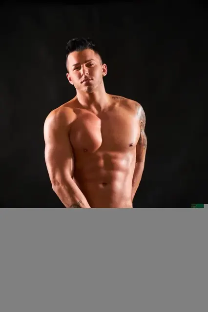 Murrayswanby OnlyFans athletic male creator