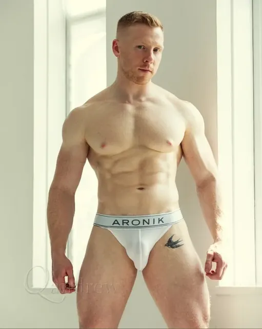Muscle Ginger OnlyFans muscular male creator