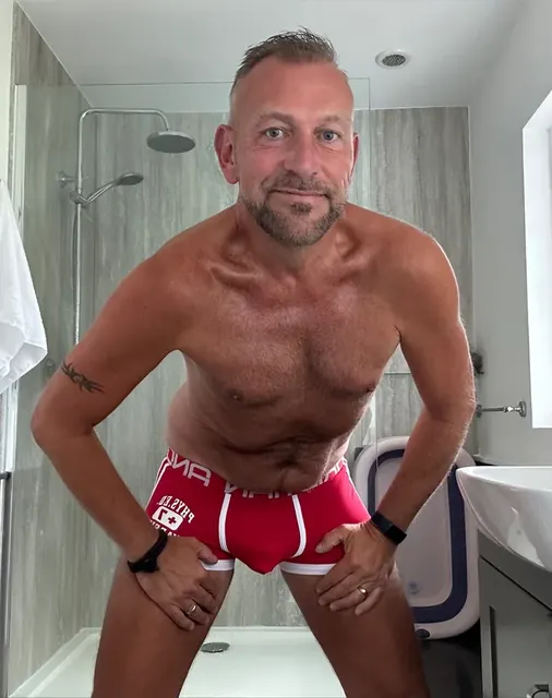 Nakedboyj69 OnlyFans UK guy solo action