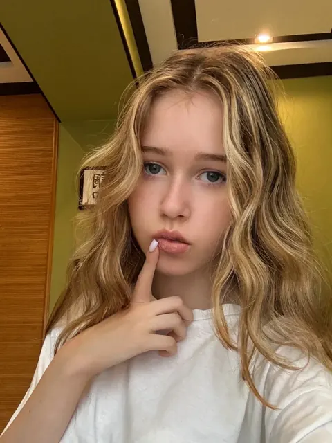 Small Nata (@nata_meow) OnlyFans exclusive creator profile photo