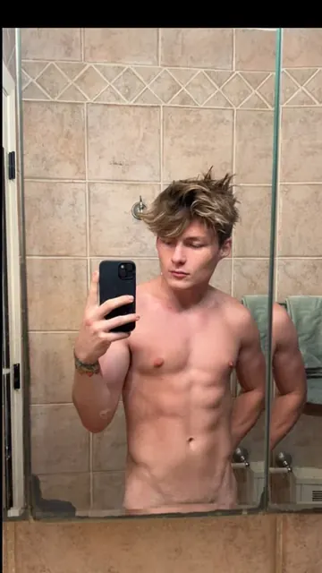Nathyn OnlyFans creator with engaging content