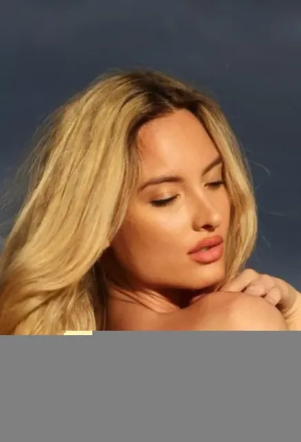 Natural Living OnlyFans creator with engaging content