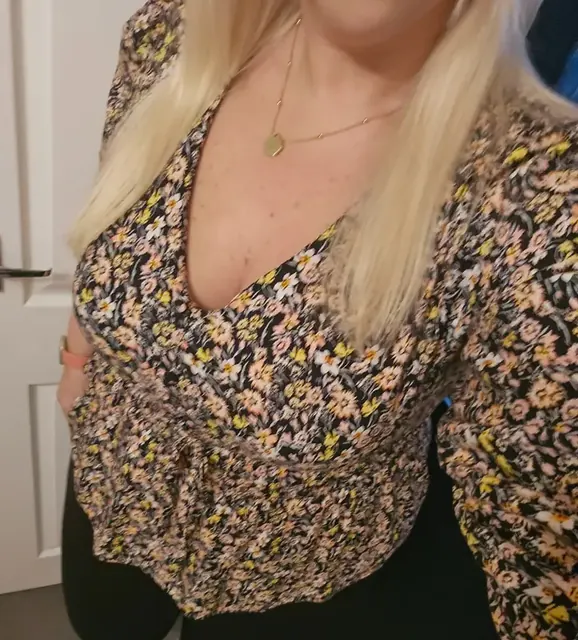 Naughtygirlnextdoorx OnlyFans flirty content