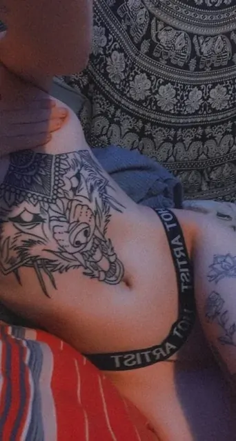 Sl OnlyFans tattooed artist