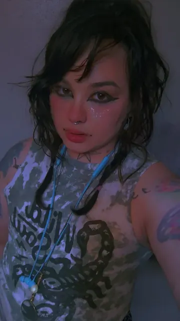 Neinlive OnlyFans tattooed creator