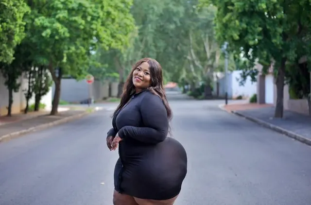 Neriafumane OnlyFans creator with natural thickness