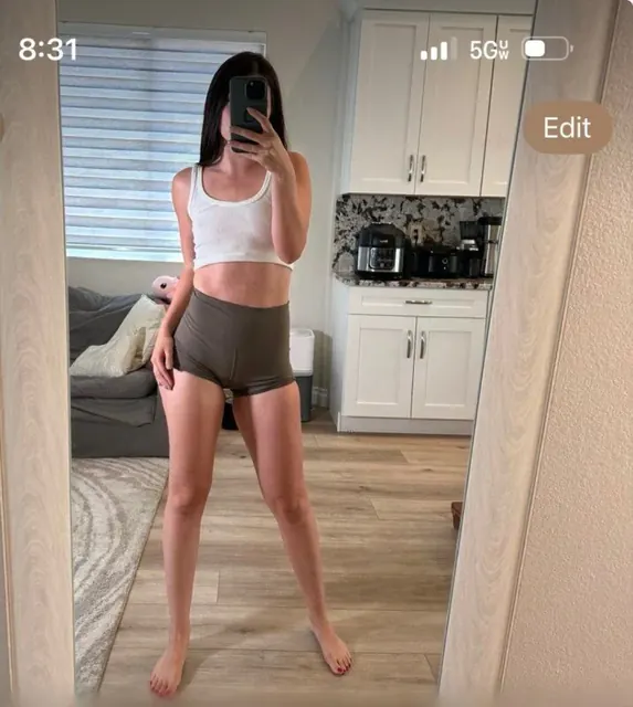 neversatisfiedxo OnlyFans Hotwife creator