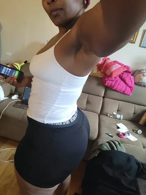 Neverto OnlyFans Curvy Fitness Creator