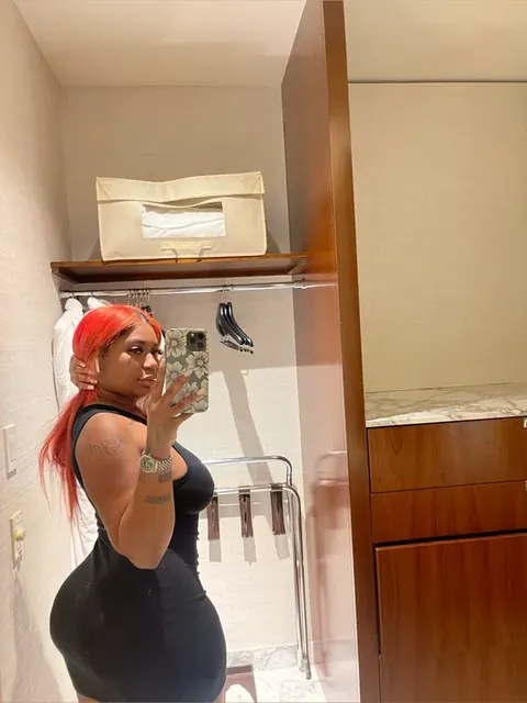 LAST WEEK ON OF OnlyFans creator with engaging content