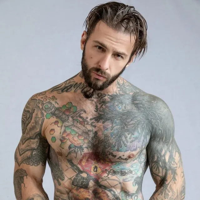 💫Nick Hawk🪶 OnlyFans athletic tattooed creator