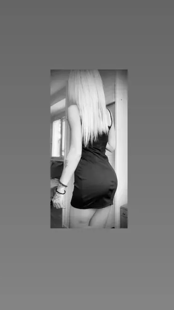 Nicol OnlyFans creator with big ass and tattoos