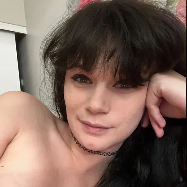 Nicolecknight OnlyFans creator with black hair