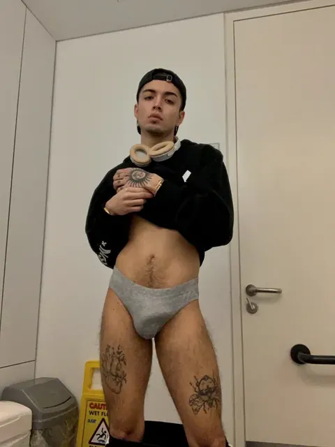 Nicxxxo OnlyFans eye candy creator