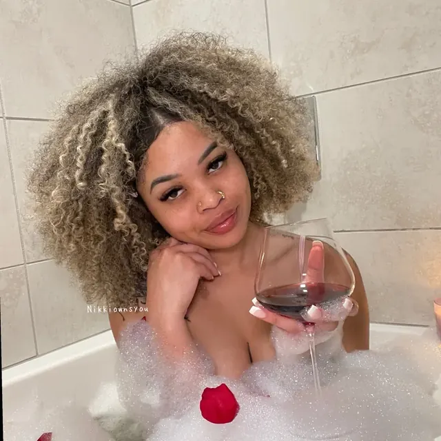 Nikki OnlyFans profile picture - Interactive creator