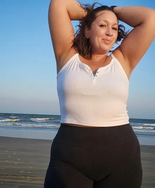 Nikkissweetspot OnlyFans Curvy Brunette