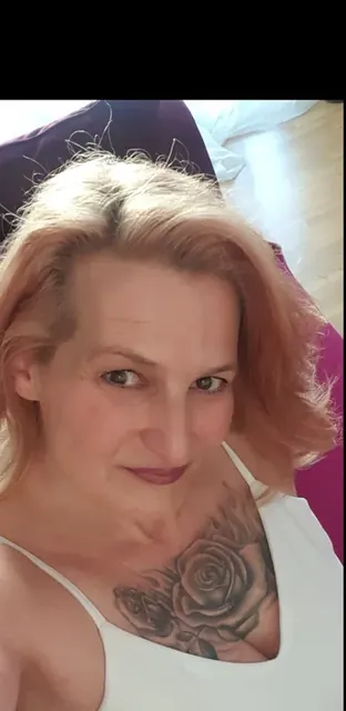Ninaswiss OnlyFans Blonde Creator