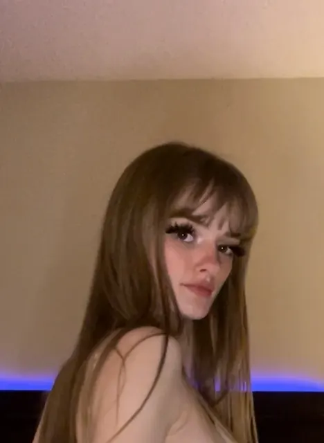 Nina Volkova OnlyFans Brunette Creator