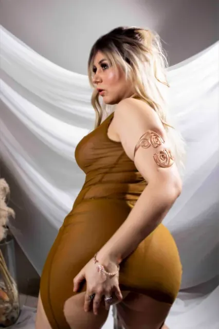 Ninawindy OnlyFans profile with selfies and twerking