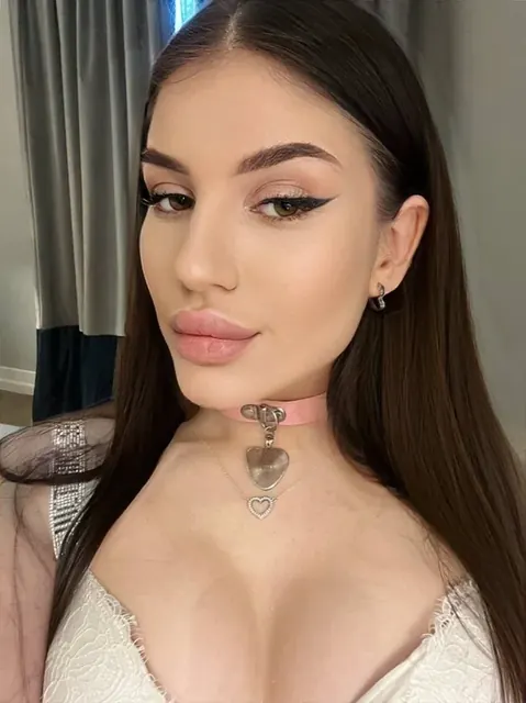 Nixie Morning OnlyFans model with captivating allure