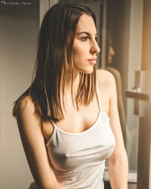 Noemi Verdi OnlyFans Brunette Model