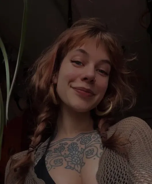 Nora Fae OnlyFans petite European redhead