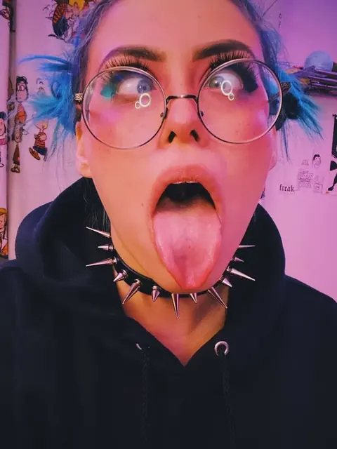 Not420b00bs OnlyFans ahegao content creator