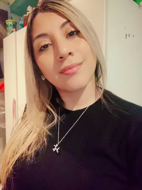 Nutellitas2 OnlyFans creator with unique content