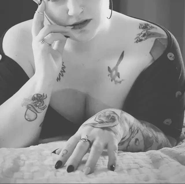 Nyxx.Moonie OnlyFans Tattooed Milf