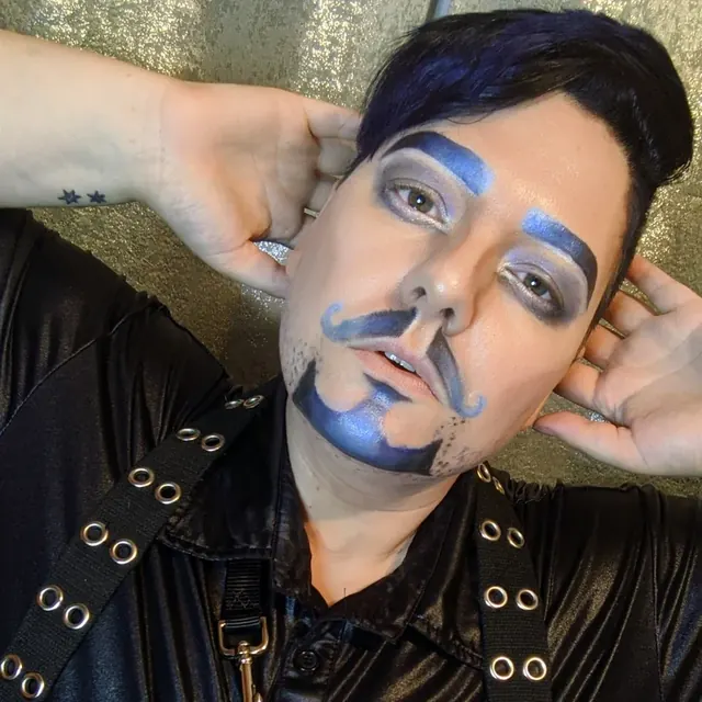 Jay Crimson OnlyFans creator showcasing confidence