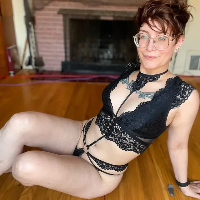 Officialmisst OnlyFans Canadian dancer and artist