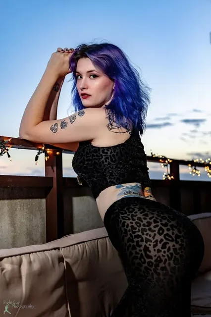 Kit OnlyFans freelance model specializing in boudoir