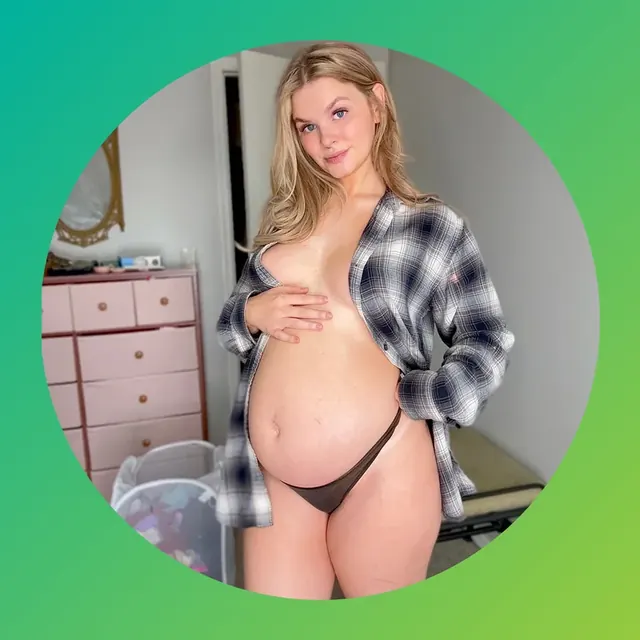PREGNANT Olivia Clarke OnlyFans profile picture - Gamer nerd