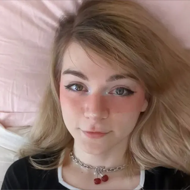 Cloudy on OnlyFans with engaging personality