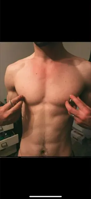 Onehunglad OnlyFans creator with exclusive content