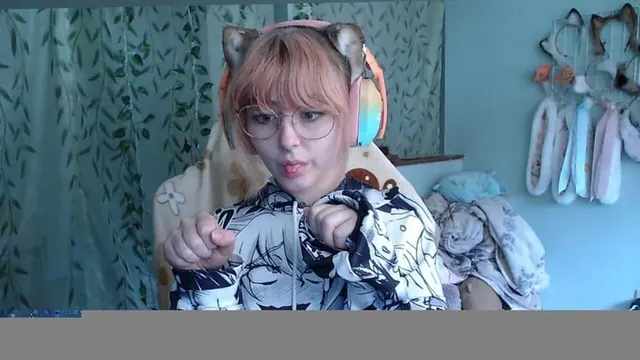 Onlyfloofs OnlyFans playful content creator