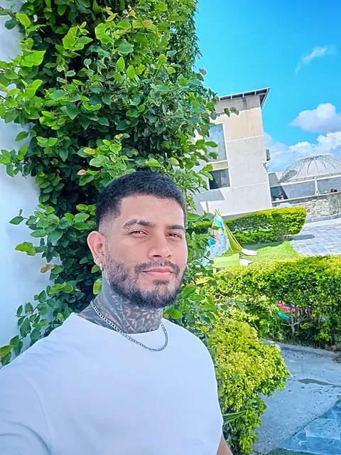 Onlygboyfree OnlyFans creator with engaging content