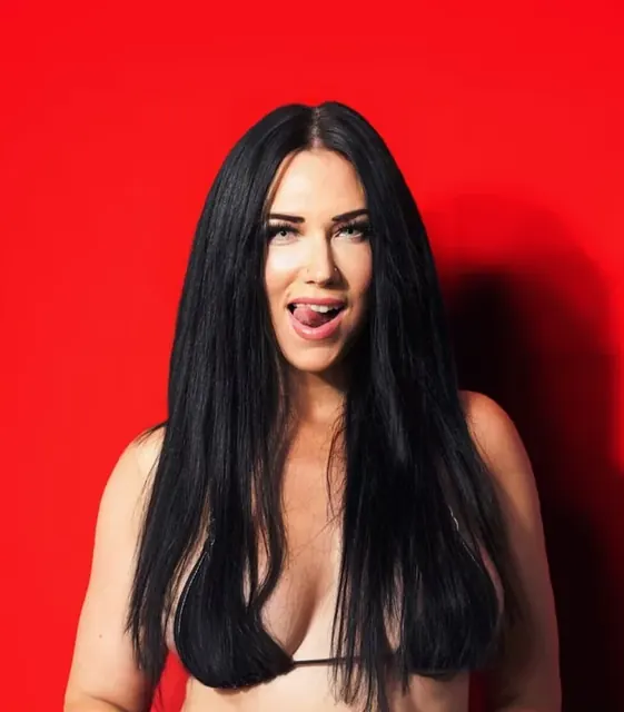 Overlairbee OnlyFans Black Hair Creator