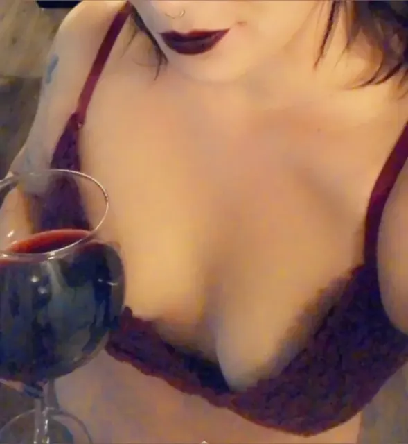 Pamela Isley OnlyFans tattooed creator