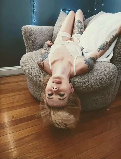 Payton OnlyFans blonde creator