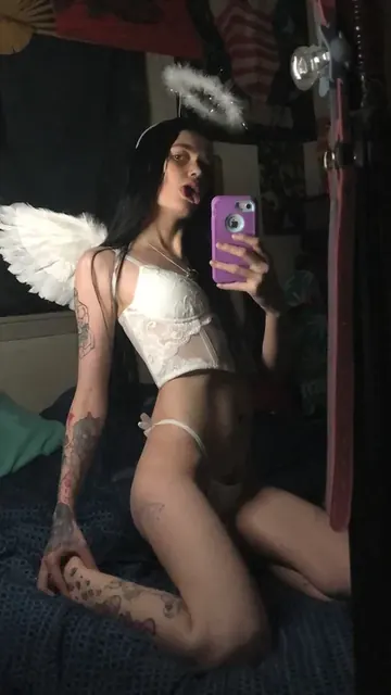Peacheyscreams OnlyFans adult content creator