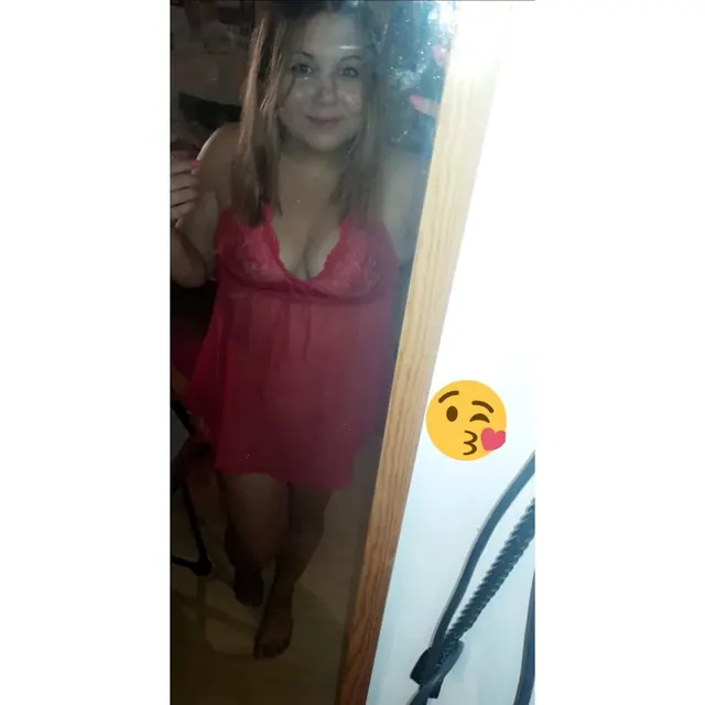 Peachy Paige OnlyFans creator with enticing content